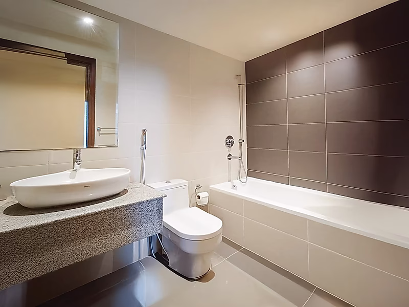 Stunning 3BR Apartment with Luxury Finishes - Photo 11