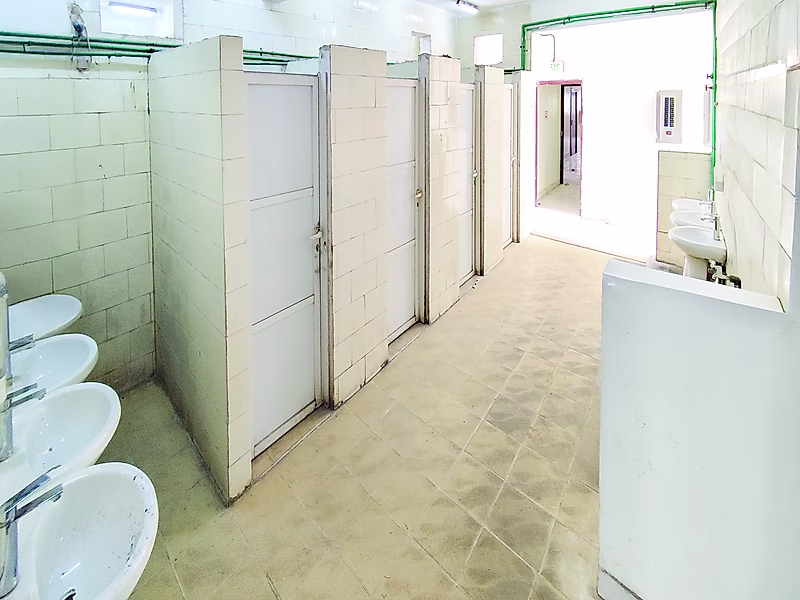 Labour Camp for Rent Old Industrial Area 36 rooms - Photo 4