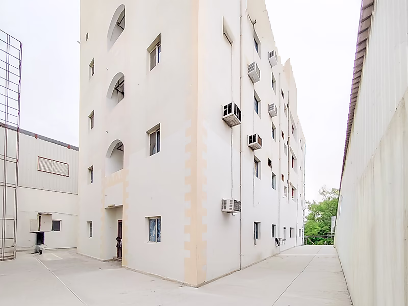 Labour Camp for Rent in Old Industrial Area - Photo 1