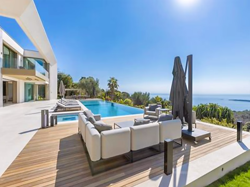 Luxury Contemporary Villa with Panoramic Sea Views – Super Cannes - Photo 6