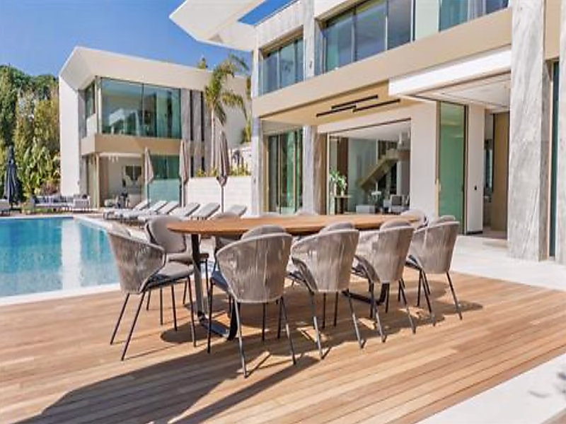 Luxury Contemporary Villa with Panoramic Sea Views – Super Cannes - Photo 11