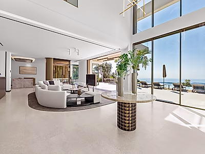 Luxury Contemporary Villa with Panoramic Sea Views – Super Cannes