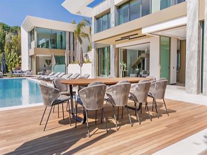 Luxury Contemporary Villa with Panoramic Sea Views – Super Cannes - Photo 19