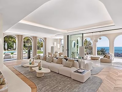 Ultra-Private Luxury Villa with Panoramic Sea Views – Cannes