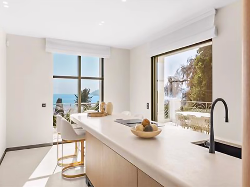 Ultra-Private Luxury Villa with Panoramic Sea Views – Cannes - Photo 8