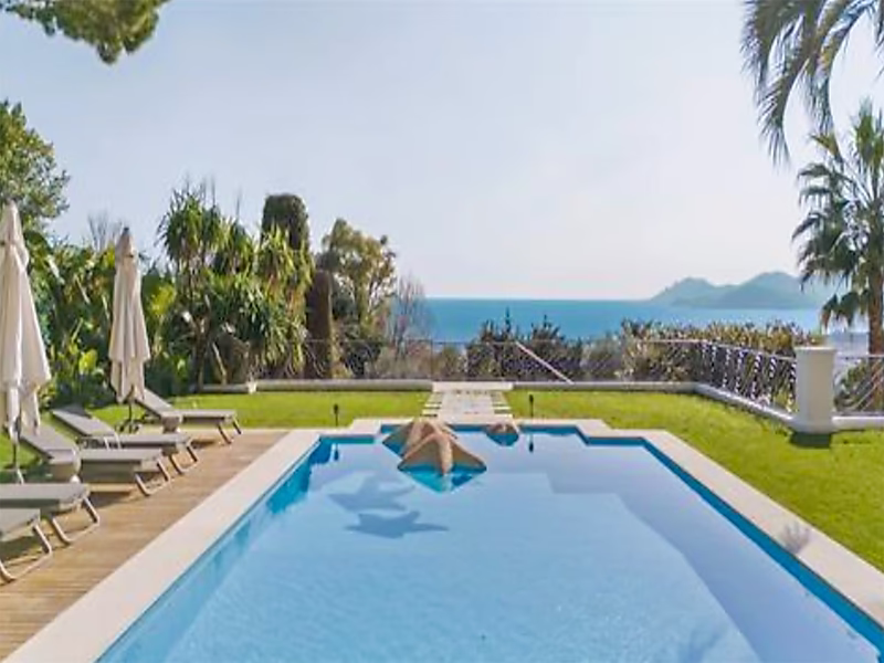 Ultra-Private Luxury Villa with Panoramic Sea Views – Cannes - Photo 10