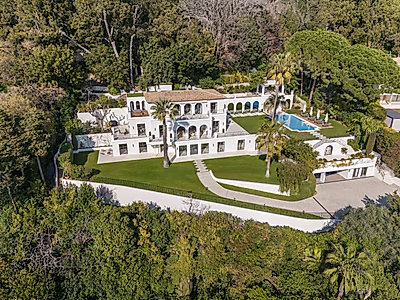 Ultra-Private Luxury Villa with Panoramic Sea Views – Cannes
