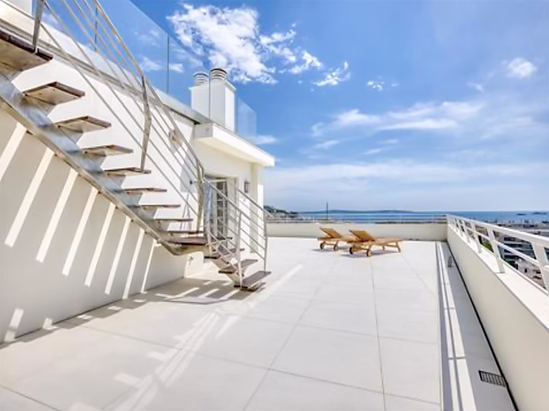 Cannes | Palm Beach | 3 Bedroom Duplex with Panoramic Sea View - Photo 2