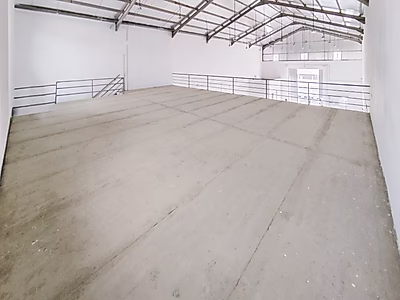 Warehouse for Rent in Birkat Al Awamer