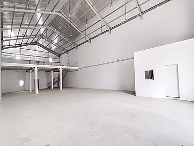 Warehouse for Rent in Birkat Al Awamer