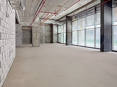 HIGH END 207SQM WATERFRONT RETAIL SPACE