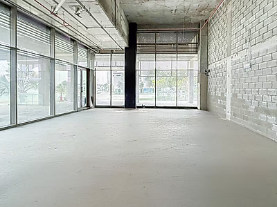 HIGH END 207SQM WATERFRONT RETAIL SPACE