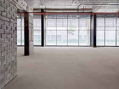 Chic Retail Space | Prime Visibility
