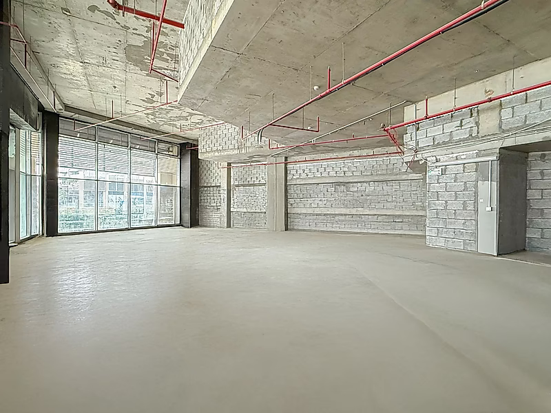 140 Sqm High ceiling retail space / Lusail - Photo 2