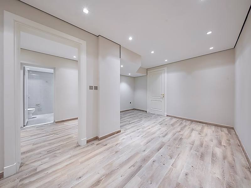 Luxury Villa for Sale in Al Kheesa – Exceptional Design & Premium Features - Photo 15