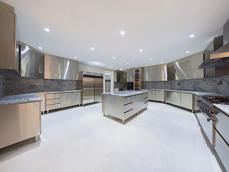 Luxury Villa for Sale in Al Kheesa – Exceptional Design & Premium Features - Photo 16