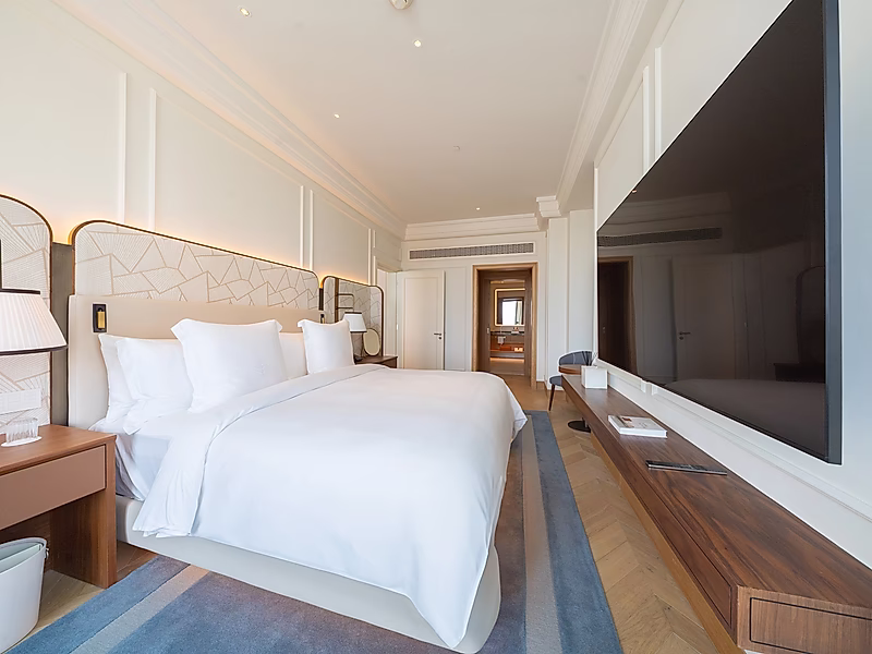 SEA VIEWS! BILLS INCLUDED 2 BEDROOM + MAID LUXURY APARTMENT - Photo 14