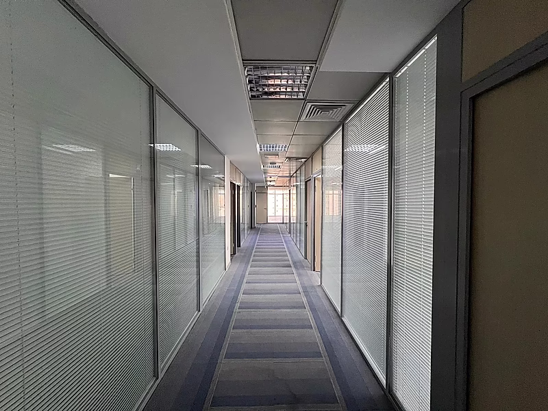 Premium 495 SQM Half-Floor Office | Fully Fitted | - Photo 12