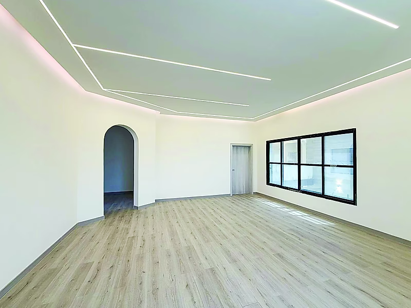 Exquisite Living: 6+ Bedrooms Awaits You - Photo 5