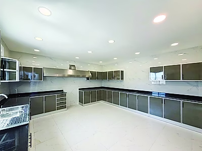 Exquisite Living: 6+ Bedrooms Awaits You
