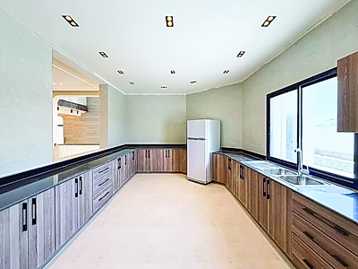 Exquisite Living: 6+ Bedrooms Awaits You