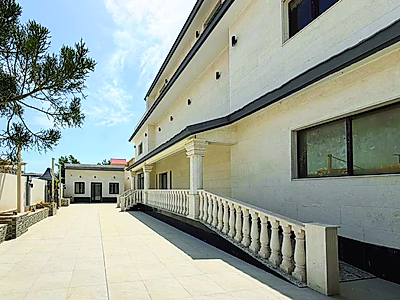 Exquisite Living: 6+ Bedrooms Awaits You