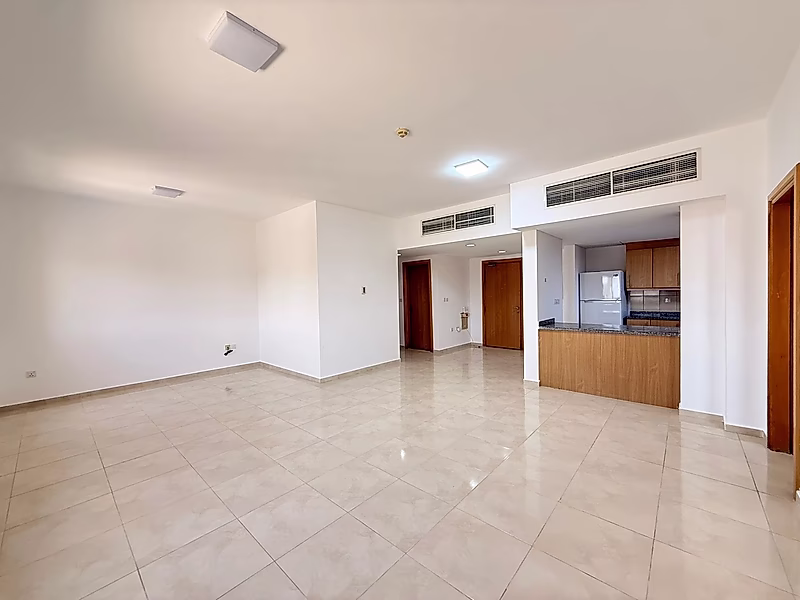 Hot Deal | 3 Bedrooms with Title Deed - Photo 2