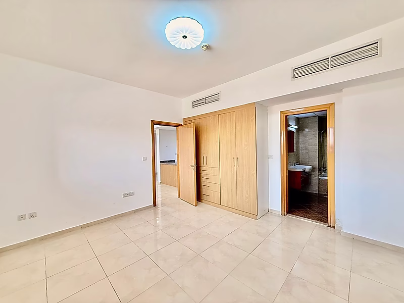 Hot Deal | 3 Bedrooms with Title Deed - Photo 5