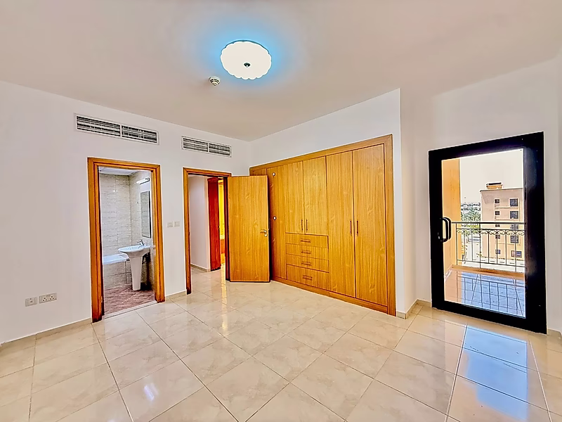 Hot Deal | 3 Bedrooms with Title Deed - Photo 8