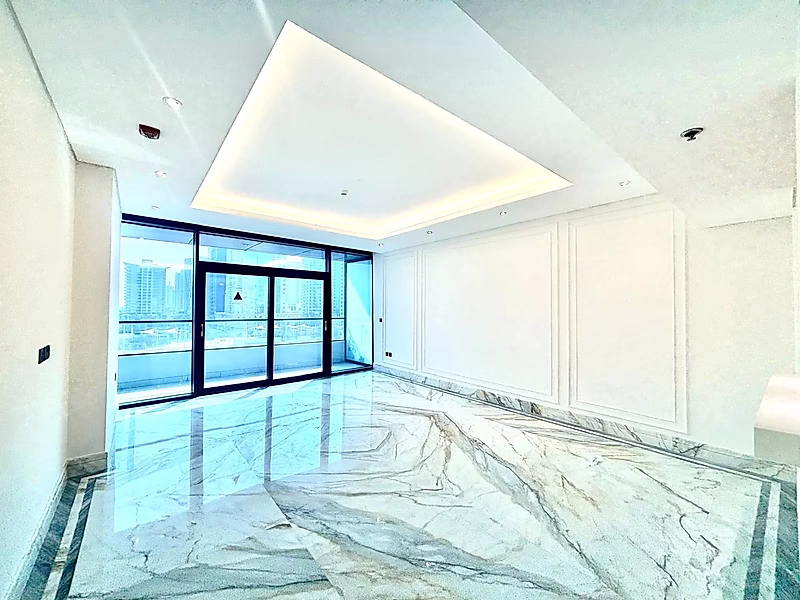 Elegant 2BR Marina Retreat with Scenic Views - Photo 3