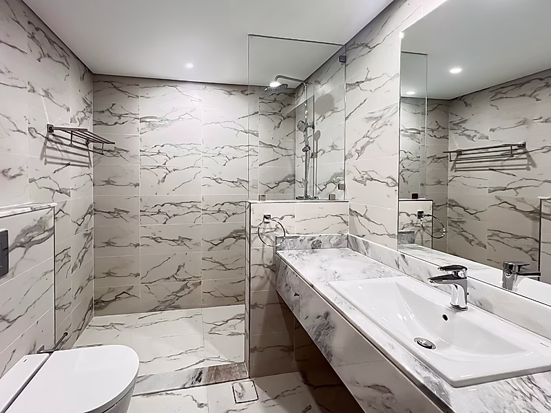 Sophisticated 2BR with Spectacular Views - Photo 6