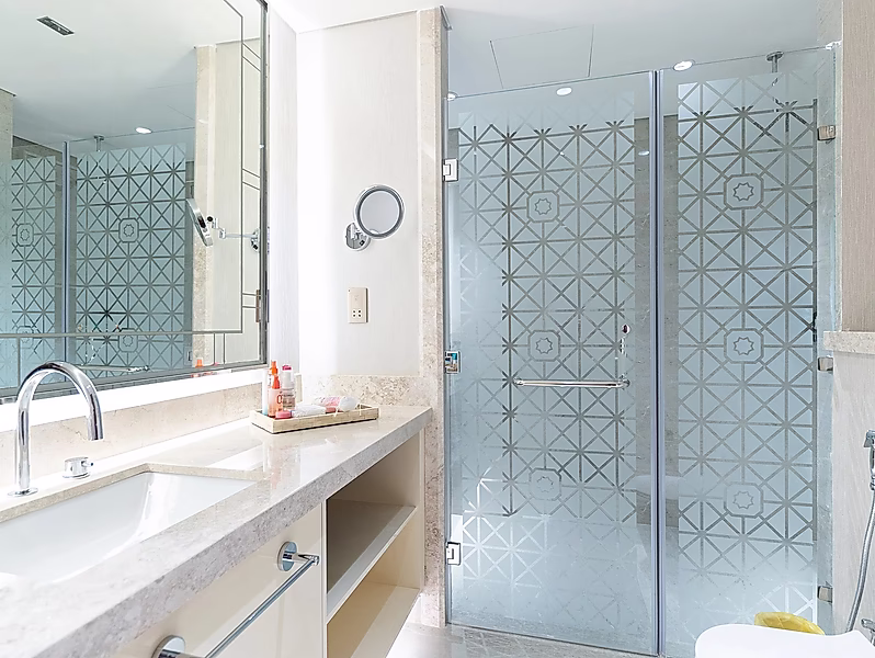 HOT DEAL IN ST. REGIS MARSA ARABIA | LUXURIOUS 2BR+MAID | HIGH FLOOR - Photo 13