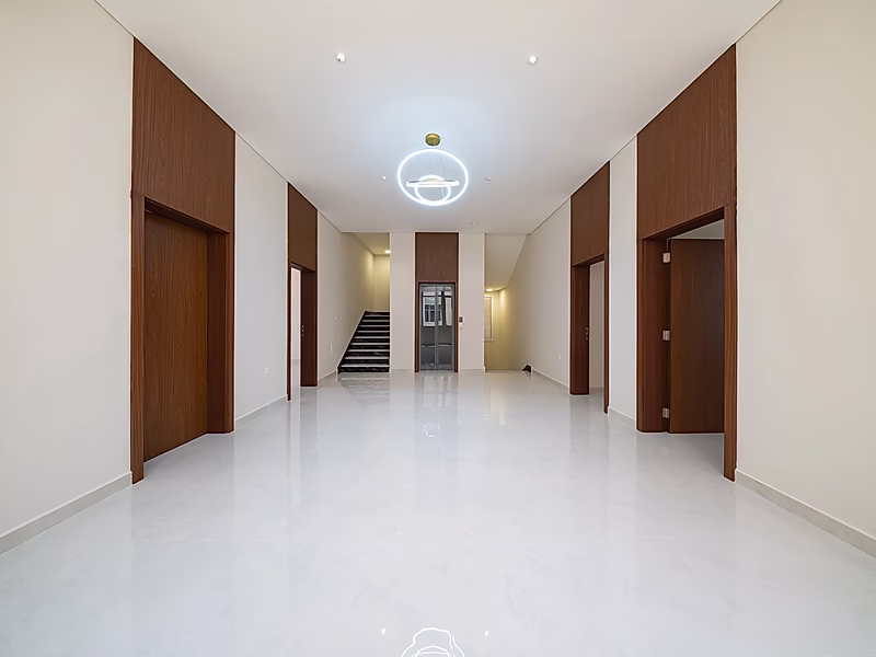 Luxury Modern Villa Ready for Immediate Occupancy for Sale in Muraikh – Prime Location on a Main Road - Photo 11