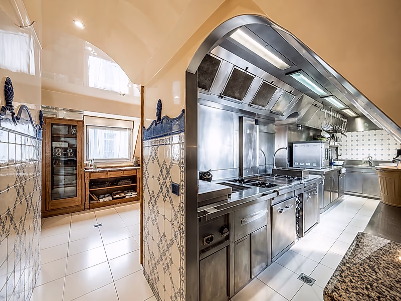 Ultra-Luxury 6-Bedroom Duplex with Eiffel Tower Views — Paris 8th, Golden Triangle - Photo 11