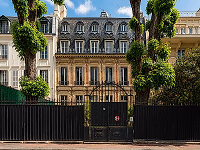 Prestigious Private Mansion with 4 Bedrooms | Paris 16th