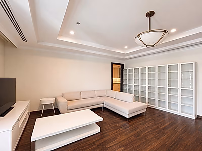 Luxury Fully Renovated 4BR + Maid with Huge Balcony & Stunning Marina Views | Porto Arabia