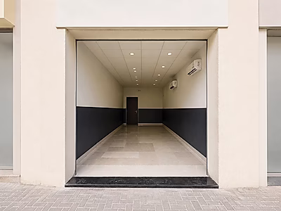 Prime Retail Stores for Rent in Thumama