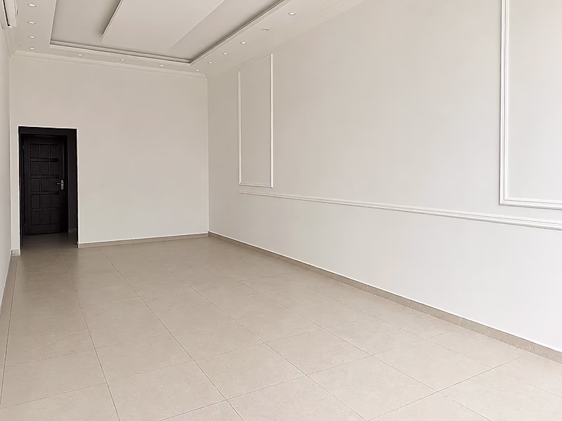 Prime Retail Stores for Rent in Thumama - Photo 9