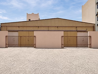 Labour Camp & Store for Rent in Old Industrial Area