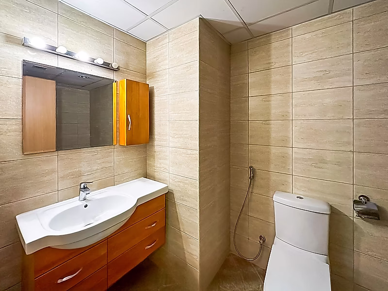 Elegant 2BR Apartment with Stadium View - Photo 6