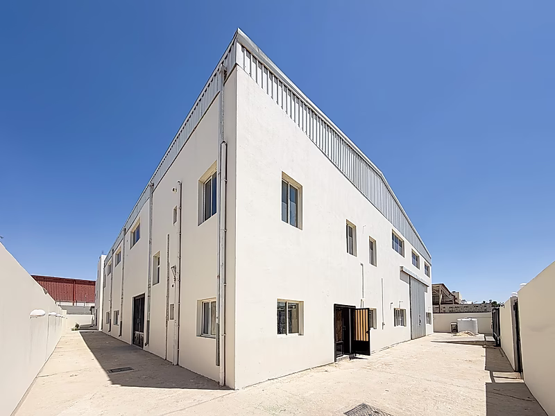 Warehouse with Facility – For Lease Aba Saleel - Photo 1