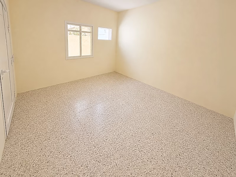 Warehouse with Facility – For Lease Aba Saleel - Photo 8