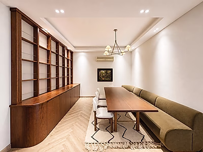 Spacious, Elegant & Independent Villa for sale