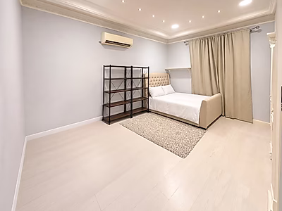 Spacious, Elegant & Independent Villa for sale