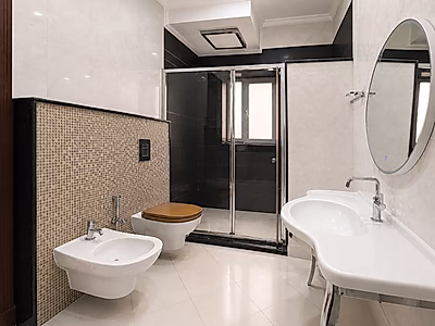 Spacious, Elegant & Independent Villa for sale