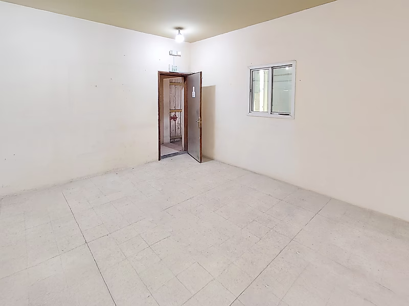 Warehouse & Labor Camp for Sale Industrial Area - Photo 5