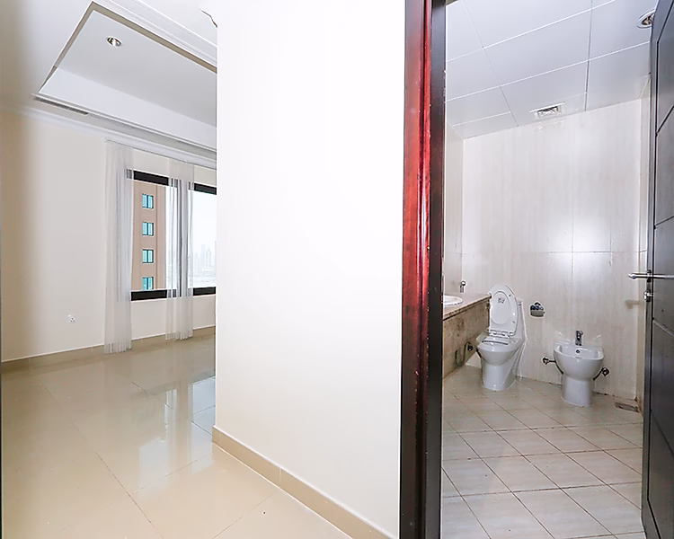 Amazing 1-Bedroom Apartment in  Porto Arabia - Photo 7