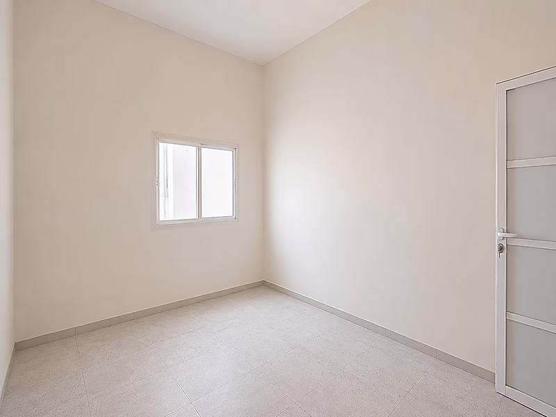 Labour Camp for Rent in Old Industrial Area - Photo 4