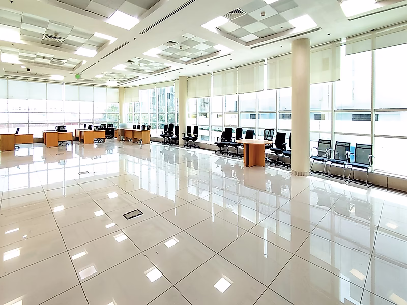 Luxury Commercial Building for Rent - Photo 14