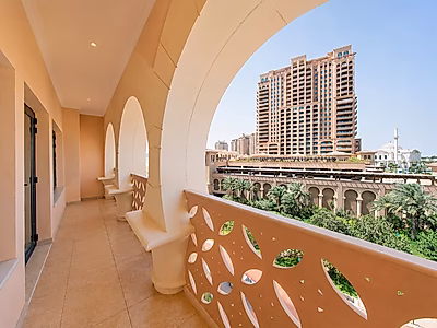 UPGRADED 1BR + OFFICE FOR SALE | THE PEARL